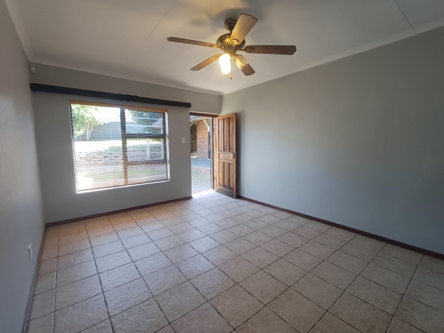 To Let 3 Bedroom Property for Rent in Dana Bay Western Cape